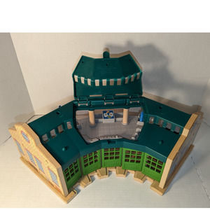 Fisher Price Thomas & Friends Wood Train Roundhouse Tidmouth Sheds GGG72